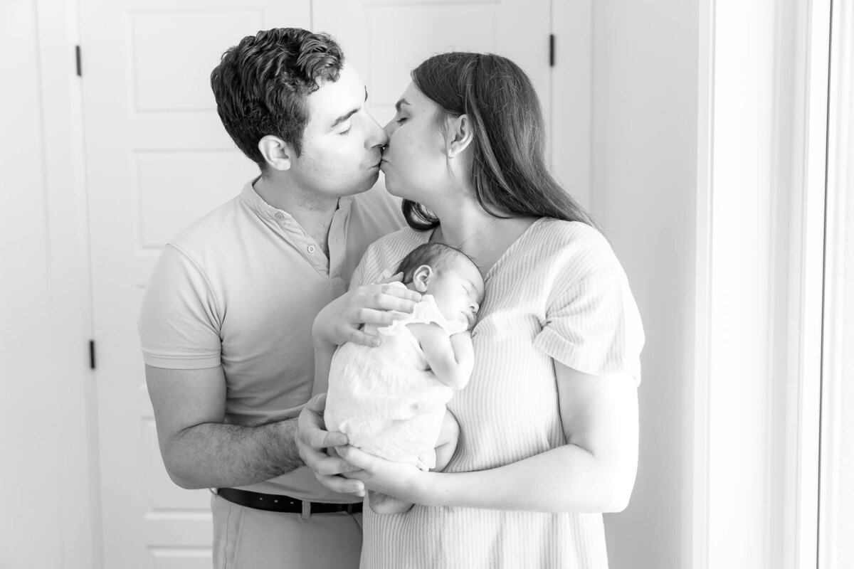 newborn-family-lifestyle-session-159