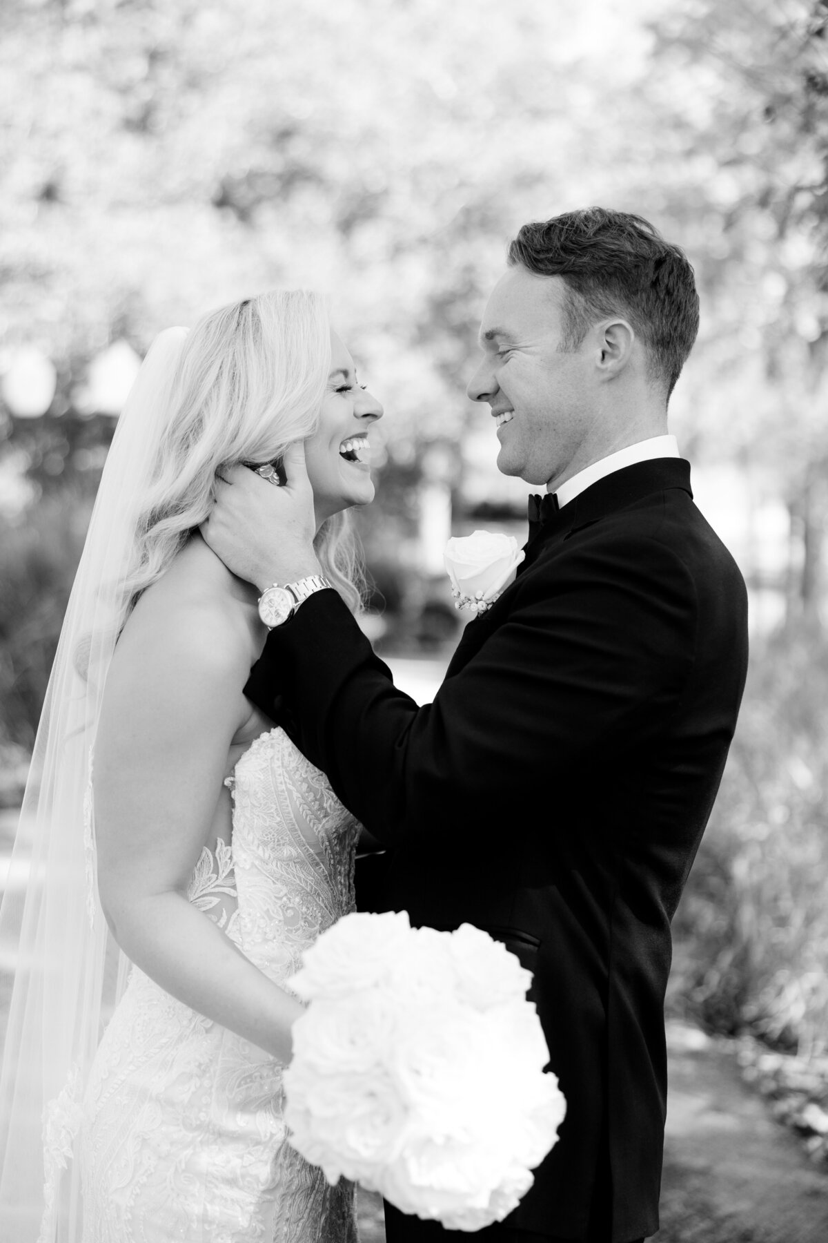 Indiana_Michigan_Wedding Planner_Lizton_Lizton Lodge_Black & White_Bridal Fashion_Bride & Groom_B and W