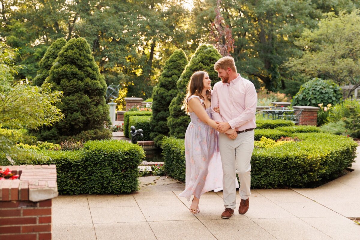 17-kellogg-manor-house-grand-rapids-engagement