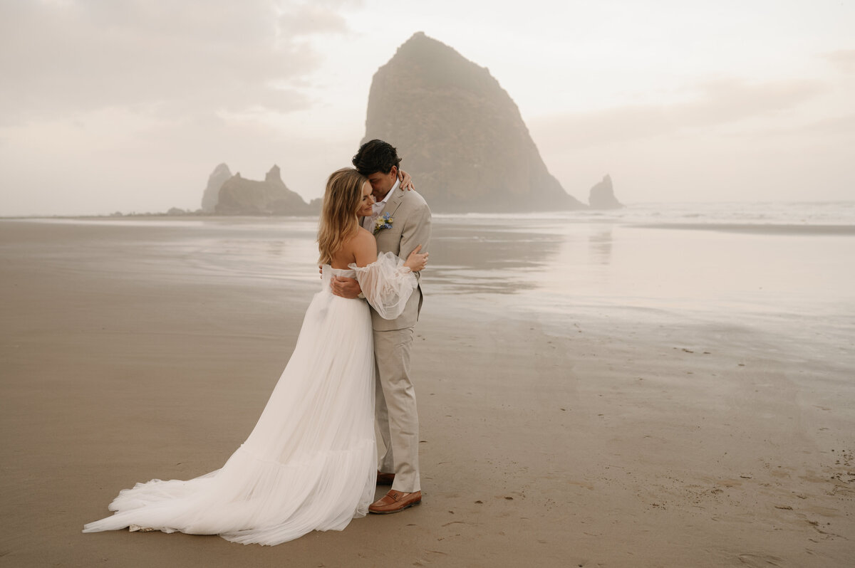 elopement-canon-beach-oregon-13