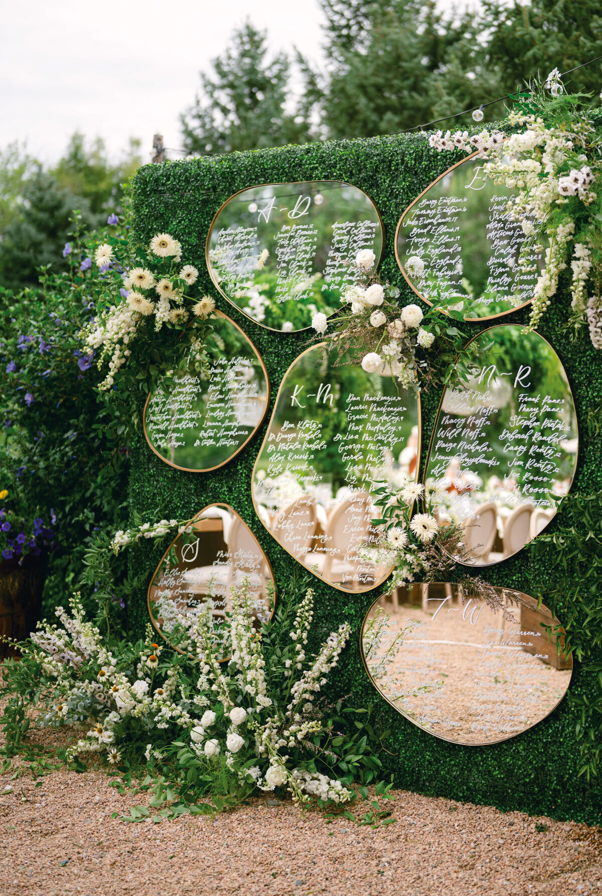 calligraphy-on-mirrors-wedding