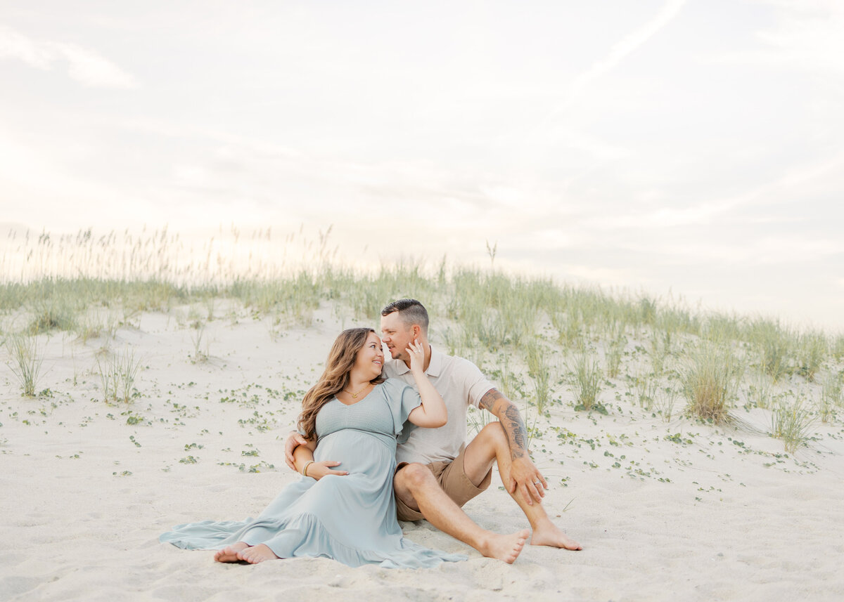 Katelyn+IanMaternity-EmilyDeLukePhotography-CarolinaBeach-28