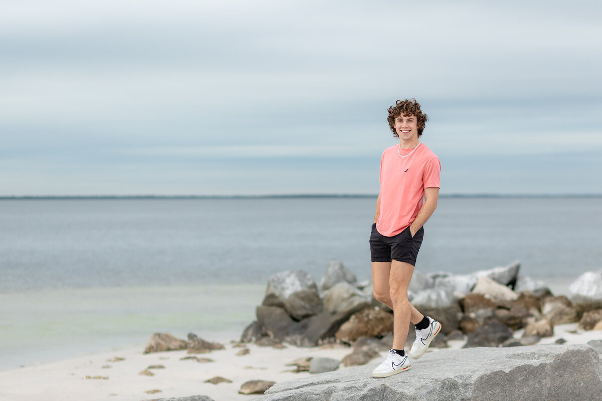Florida-Senior-Photographer-senior-portraits-urban-tarpon-springs-senior-photographer-florida-Beach-photo-shoot-Sandi-michelle-photography-urban-senior-guy-home-school-senior9