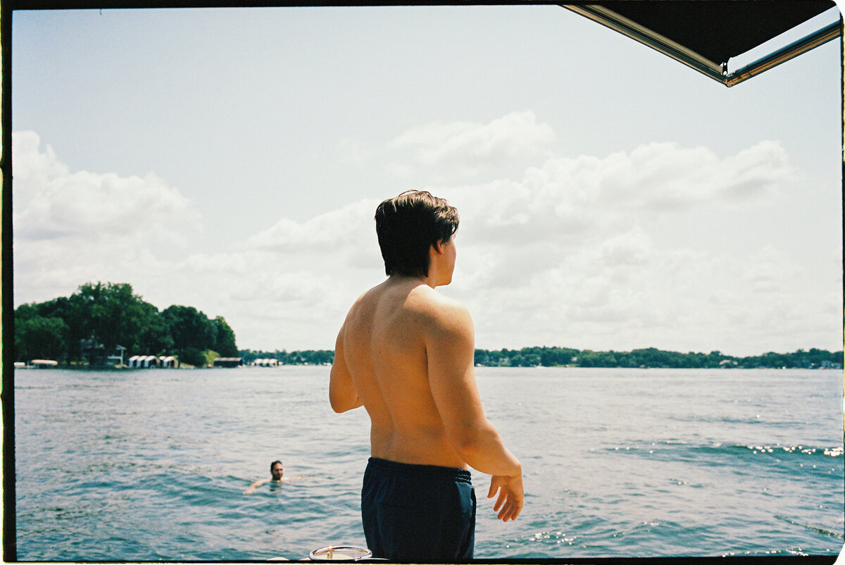 Lake-Minnetonka-wedding-Will-DeGraw-Clever-Disarray-3