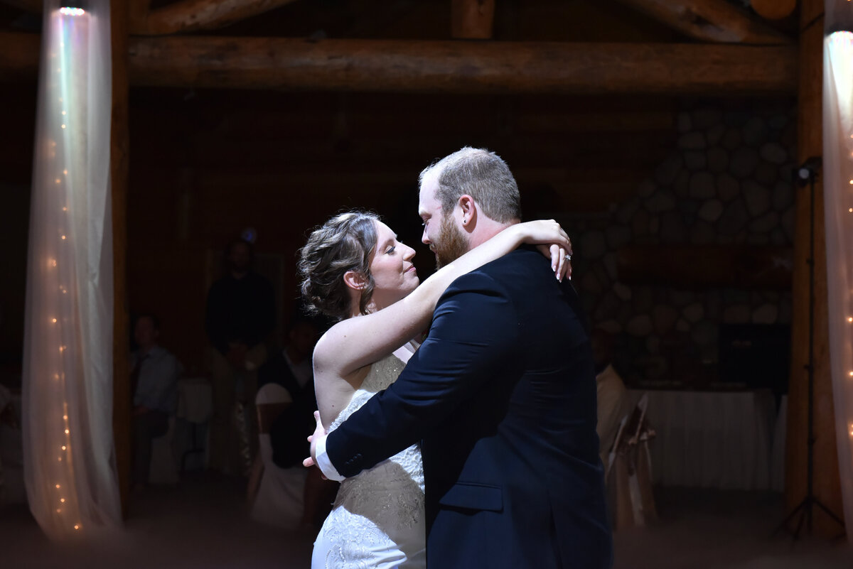 4735-Wedding at The Grands at Mulligans in Sartell Minnesota- Wedding Photographer Nicole Hollenkamp