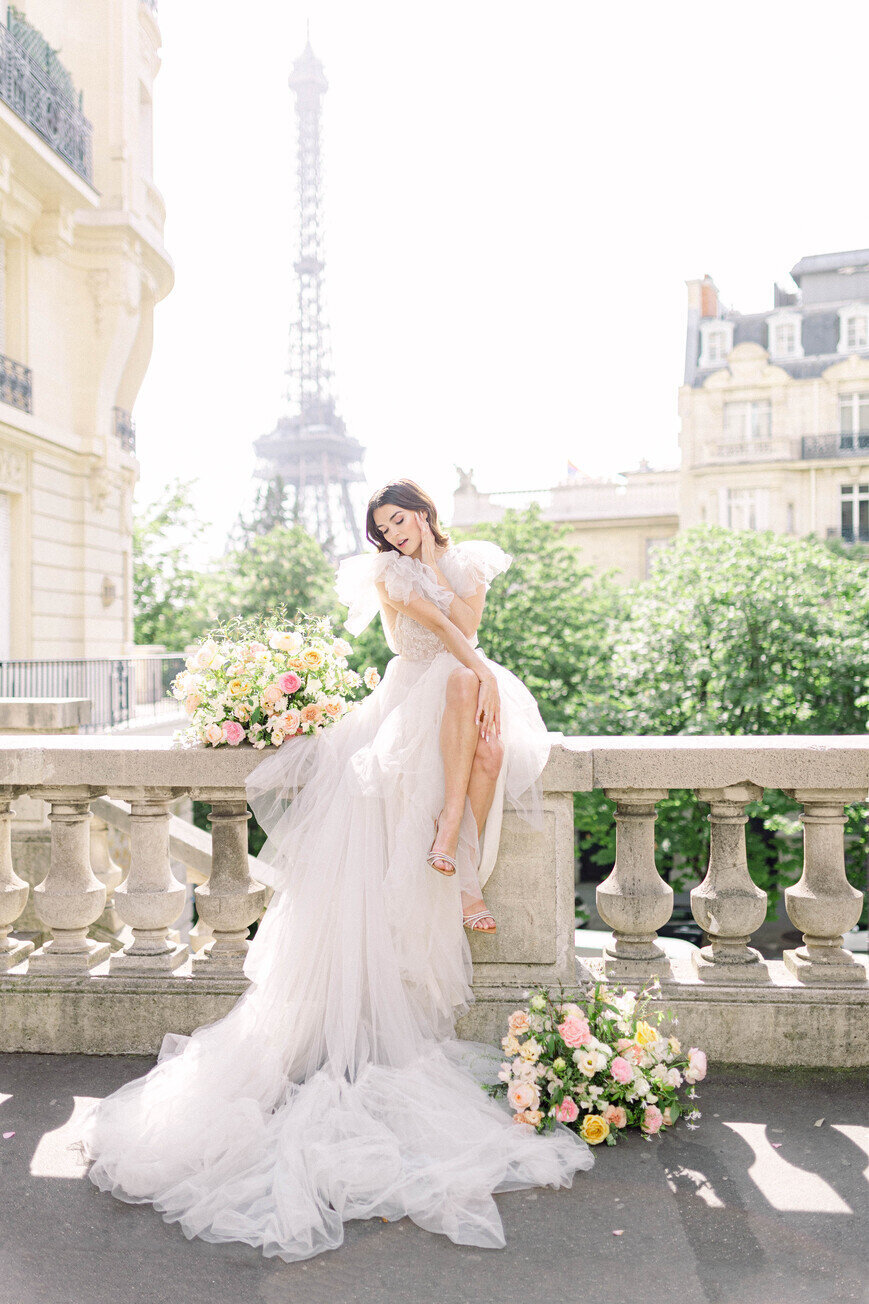 mariee-tres-elegante-a-paris