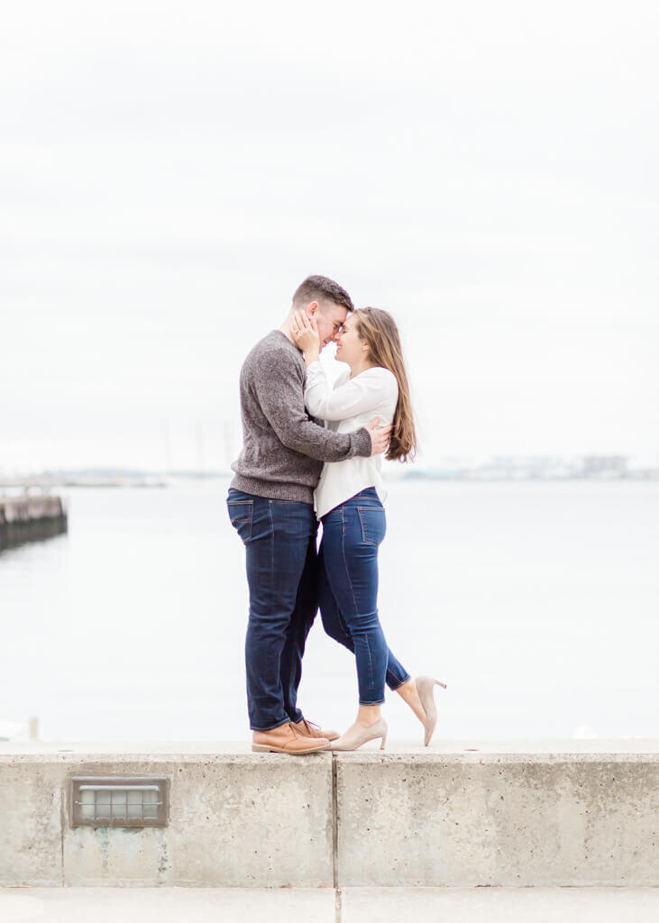 Boston Harber engagement session couple on the water (9)