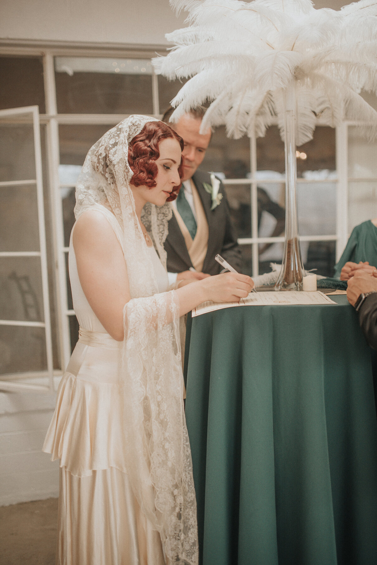 ceremony-arizona-vintage-bride-outdoo-wedding-diy-backyard-iowa-wedding-photographer-phoenix-wedding-photographer-alaynna-ann-schwartz-playlife-223