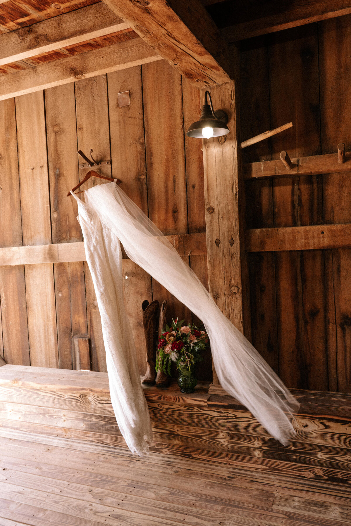 parkhomeranchwesternelegantwedding-48