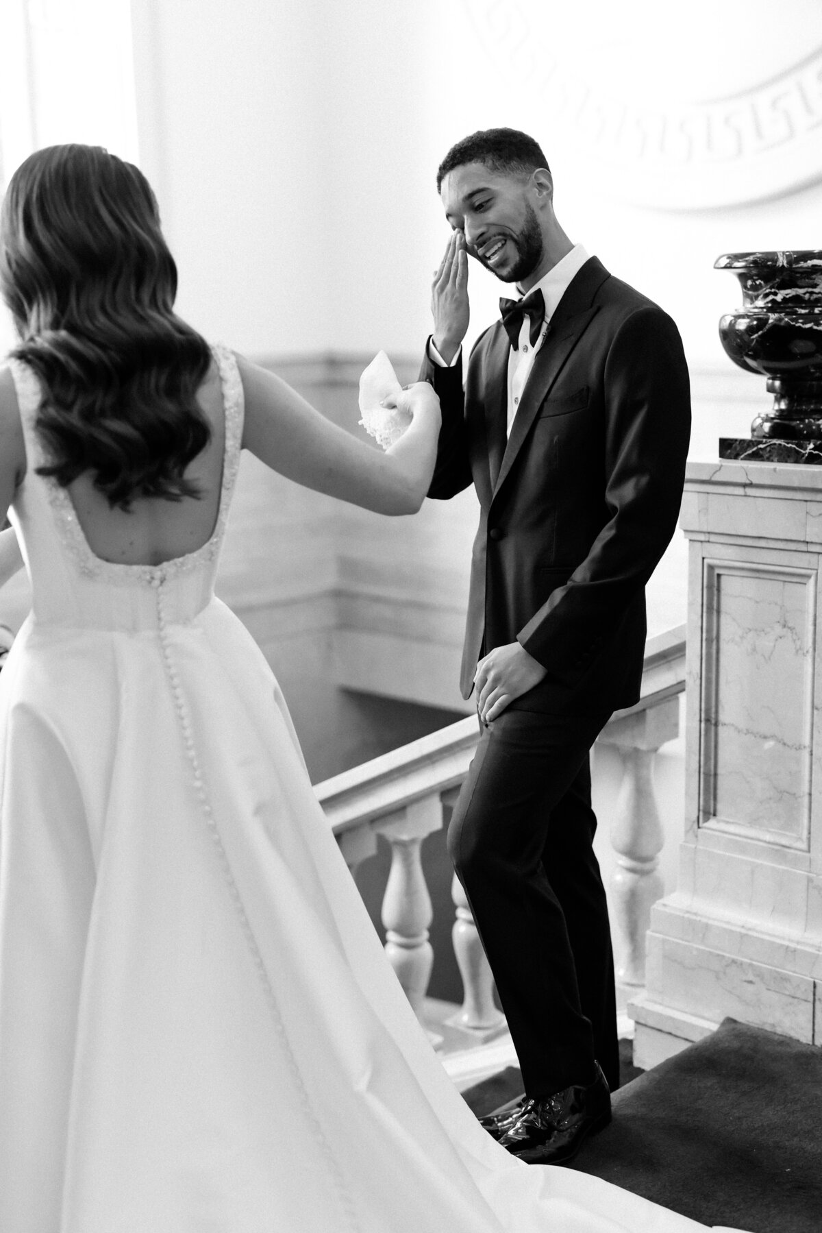 fashion-forward-bride-art-museum-wedding.jpg17