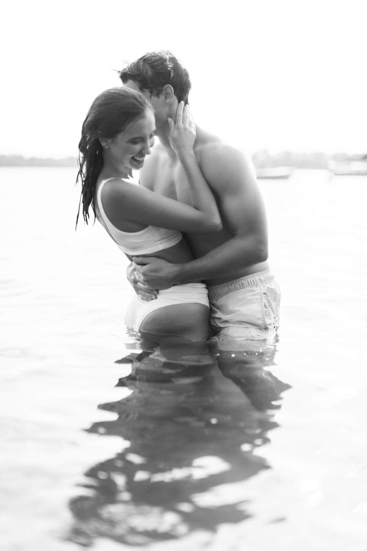 MN-best-photographer-wedding-engagement-near-me-alexandra-robyn-beach-engagement_0070