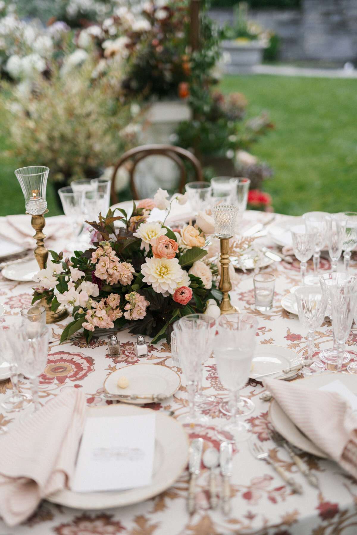 villa terrace wedding floral 76