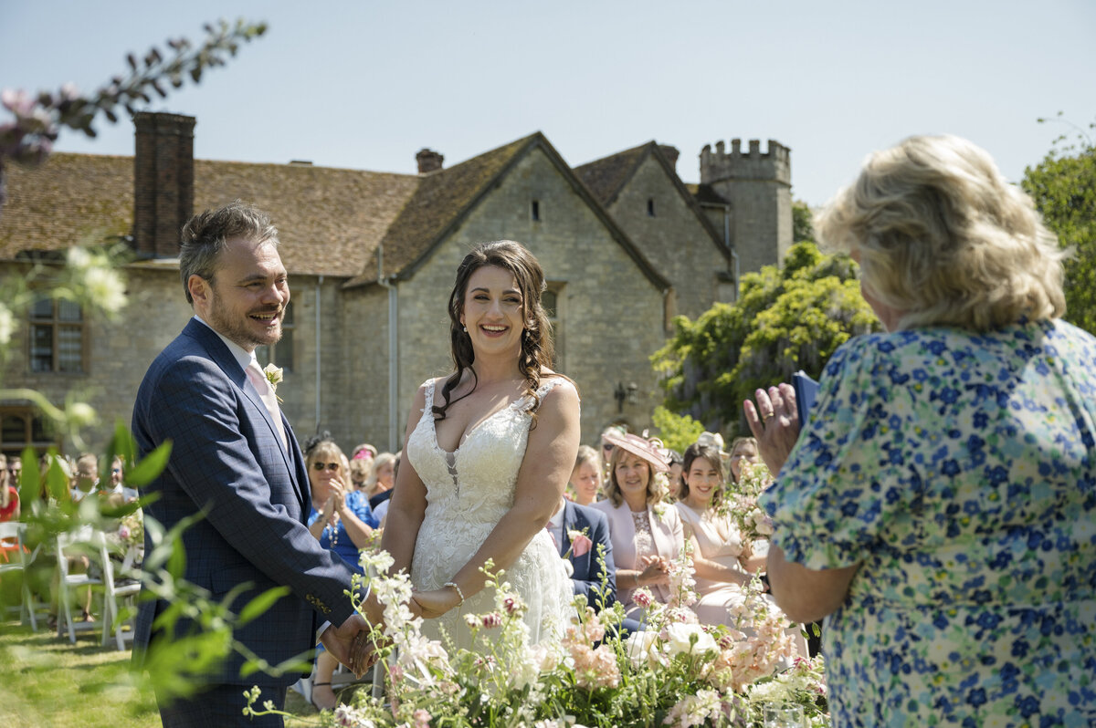 Notley-Abbey-wedding-photography-1066