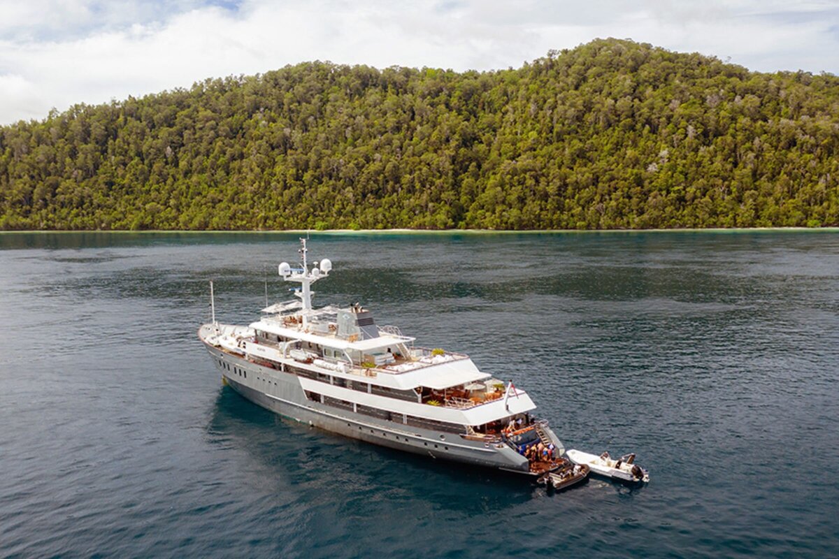 Aqua Blu Yacht Charter Raja Ampat Private Experience