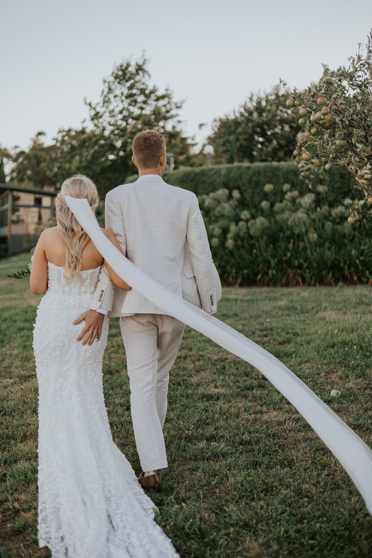 WEDDING ORANGE FULLER BORRODELL33