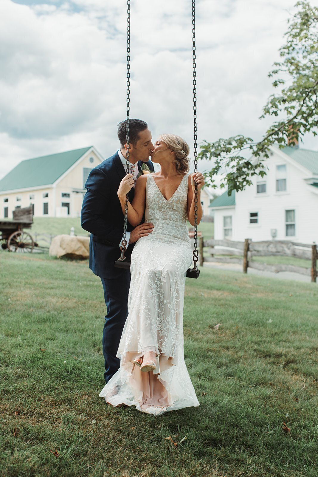 Valley-View-Farm Wedding-Haydenville-MA (17)