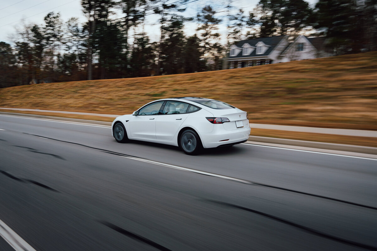 Tesla Model 3-4