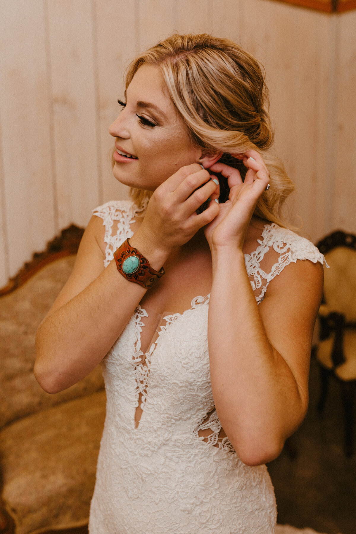 colorado-wedding-photographer-in-soddy-daisy-tennessee-at-mountain-heights-venue-near-nashville-horse-dog-lake-barn-91