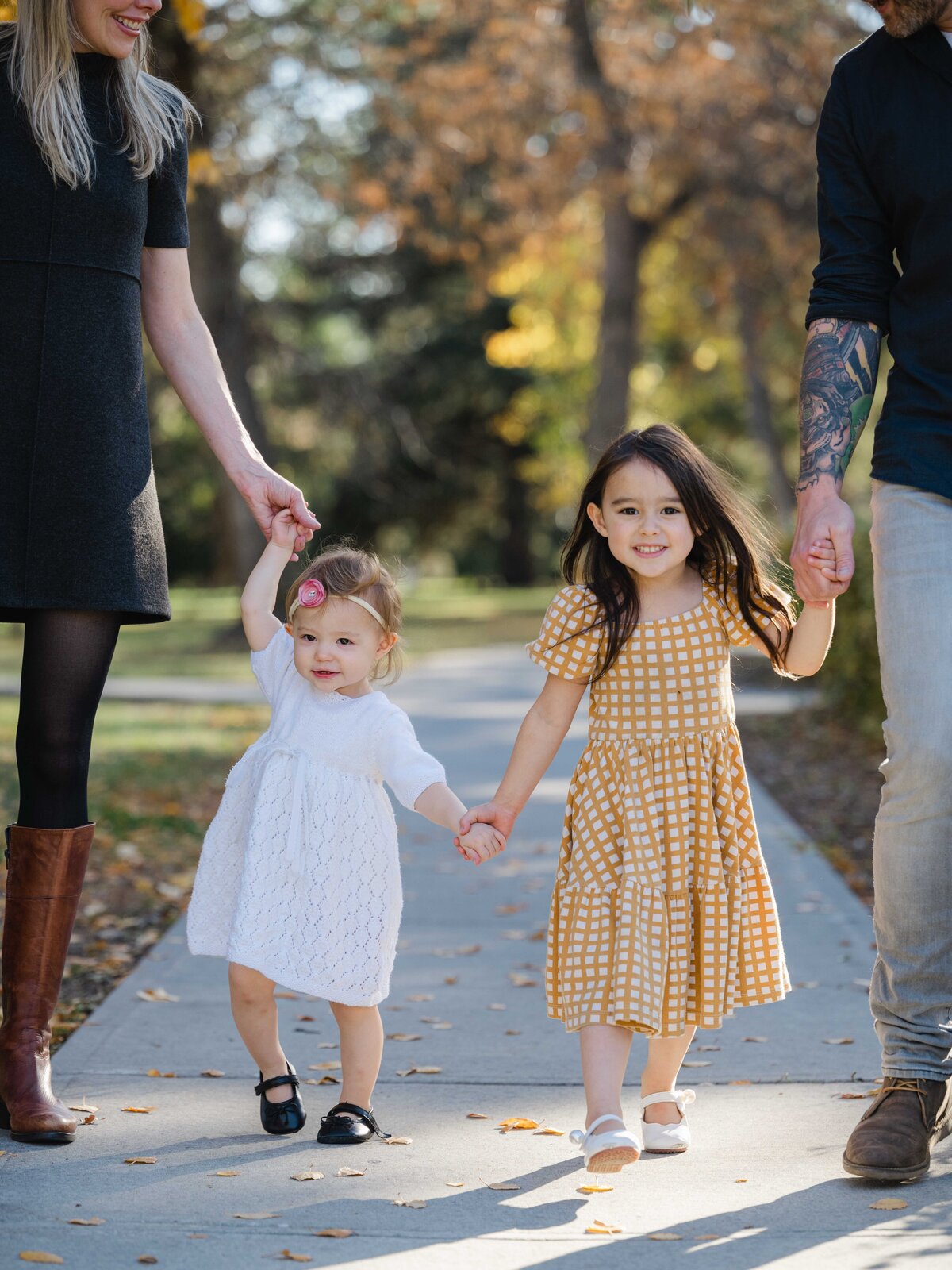 Edmonton Fall Family Photographer _ Lily Laidlaw Photogragraphy-3