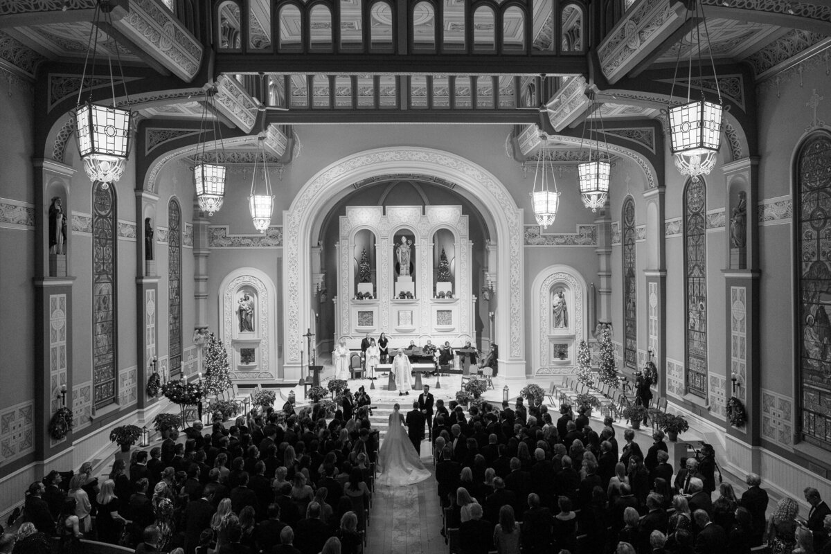 chicago-luxury-winter-wedding-at-old-st-pats-78