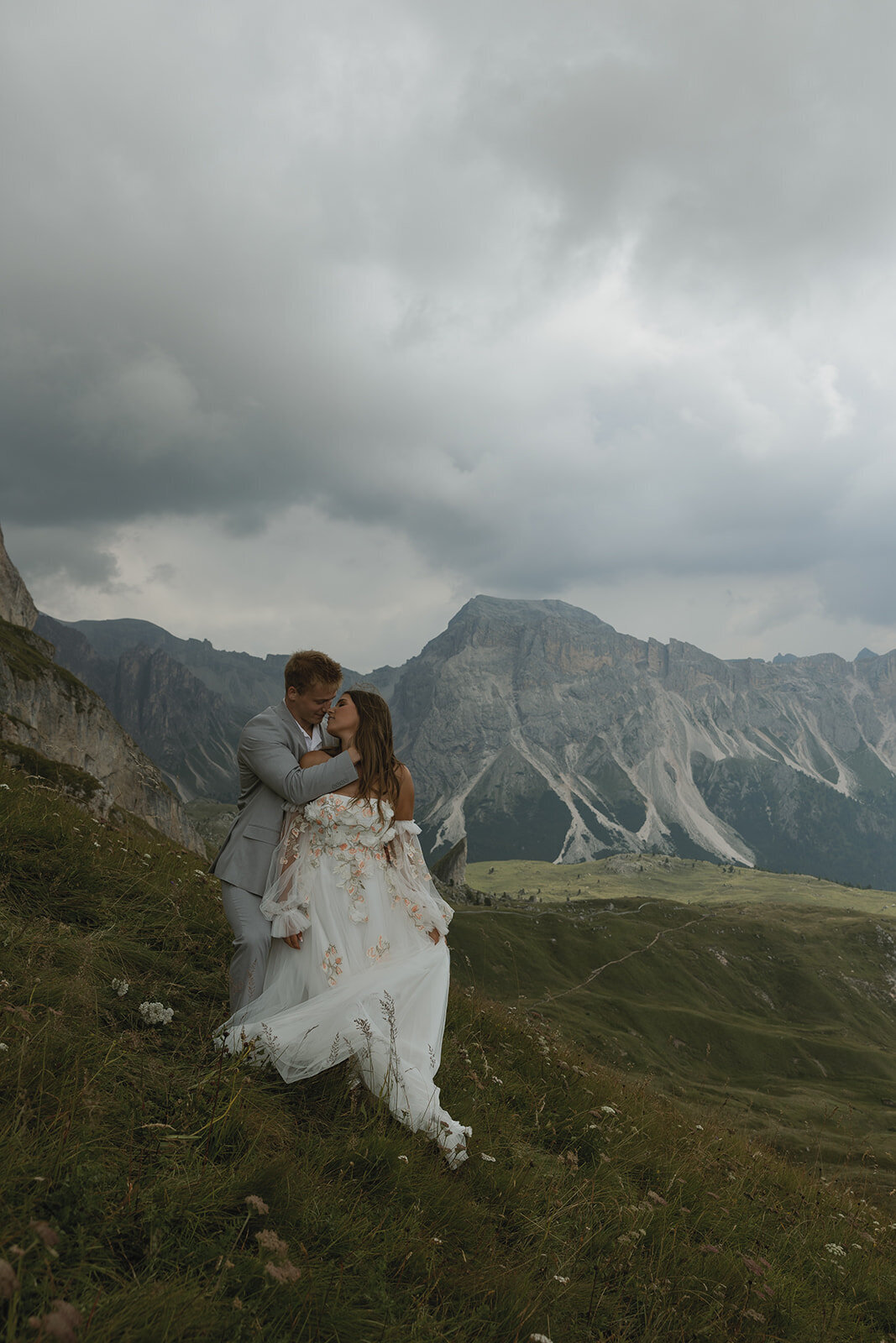 destination-wedding-elopement-photographer-italy-dolomites-seceda-documentary-tanya-davids-photo-film-129