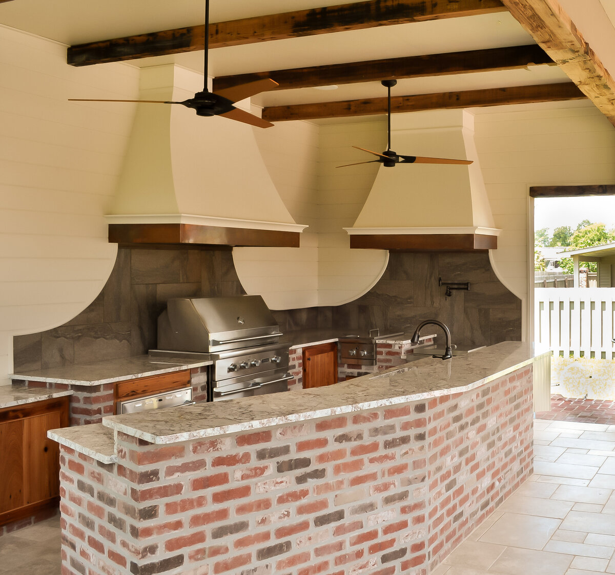 new-orleans-outdoor-pavillion-pool-design-10