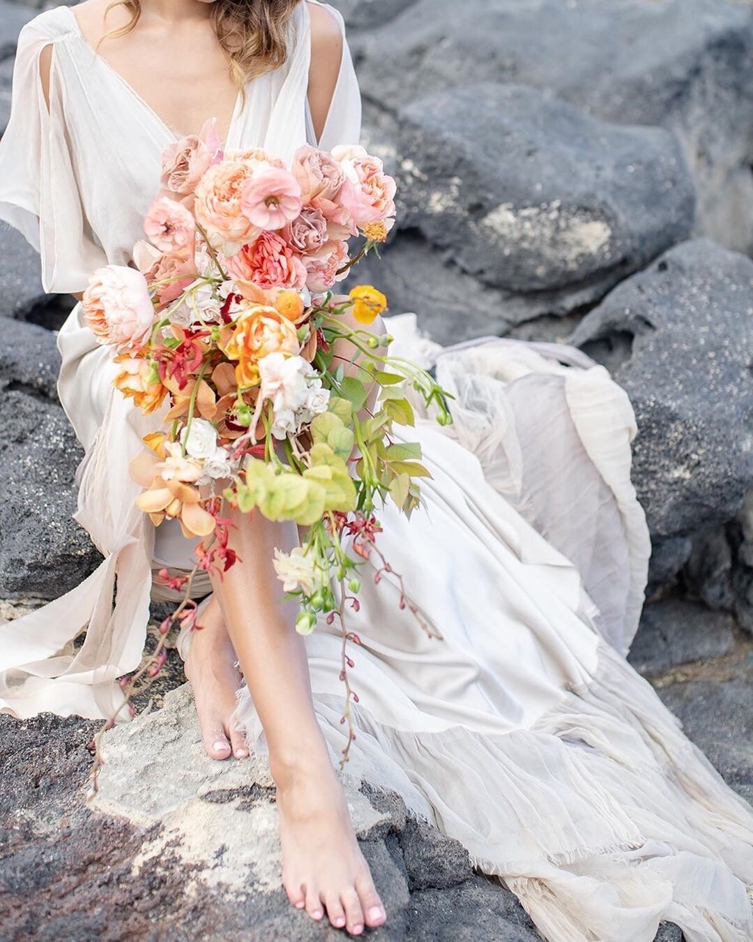 Tropical-bridal-bouquet- designs-byhemingway