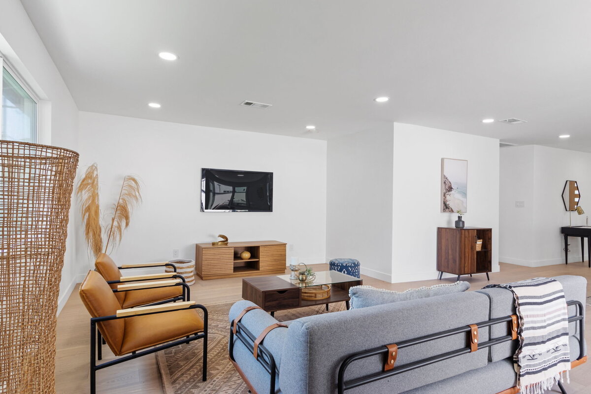 mid-century-modern-living-room-staging-los-angeles-property-flip-aw-development