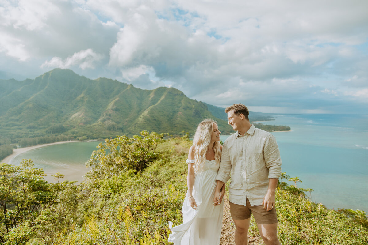 Honolulu Hawaii engagement photos