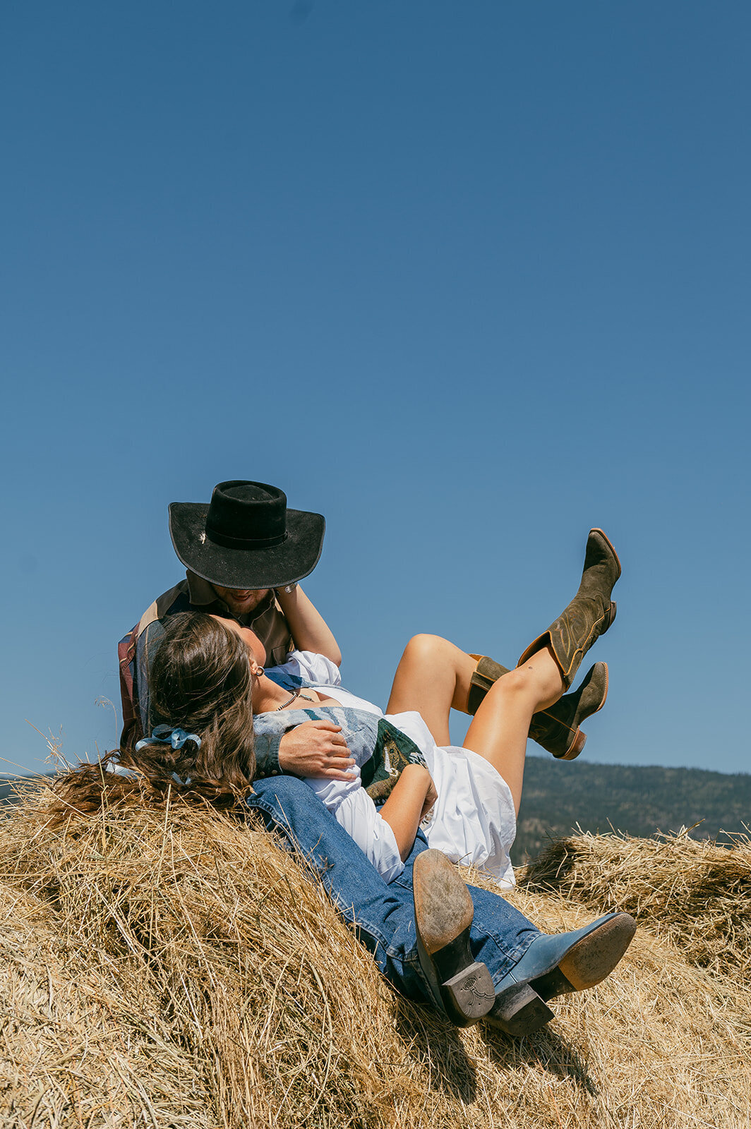 presley-gray-photo-haybale-forest-montana-elopement-7428