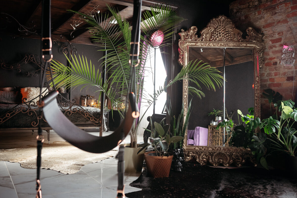 Image of the main room of a Norfolk Boudoir Studio
