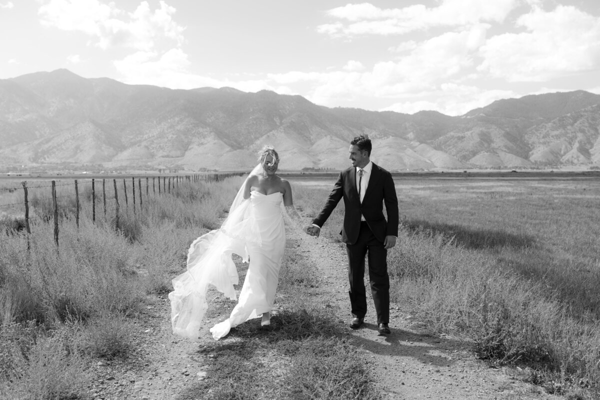 jacqueophoto_Alyssa_Daniel_Sneakpeek-75