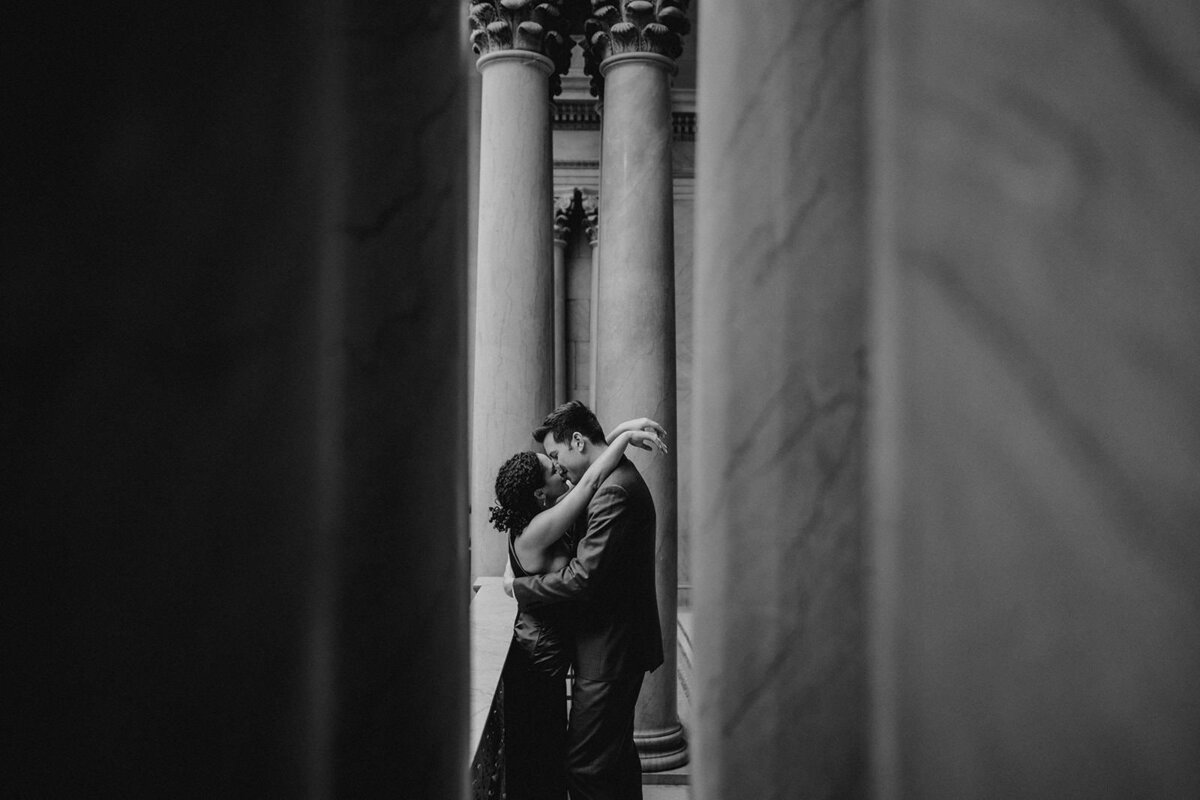 chicago-art-institute-engagement-session-melissa-ferrara-photography01004
