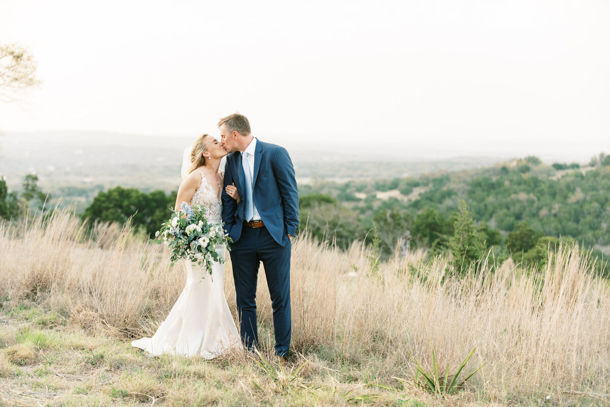 luck ranch-luck-ranch-spicewood-texas-willie-nelson-wedding-tonya-volk-photography-163