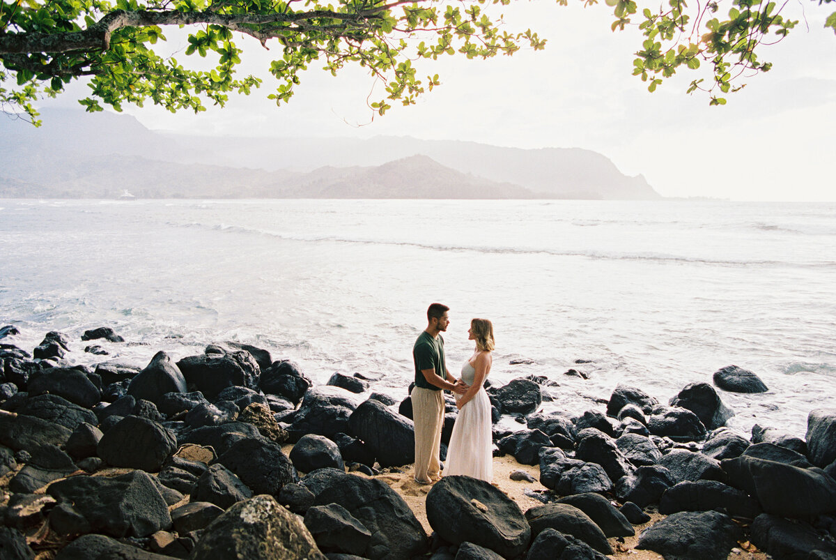 Kauai Wedding photographer Mami Wyckoff Photography engagement family maternity portrait 024