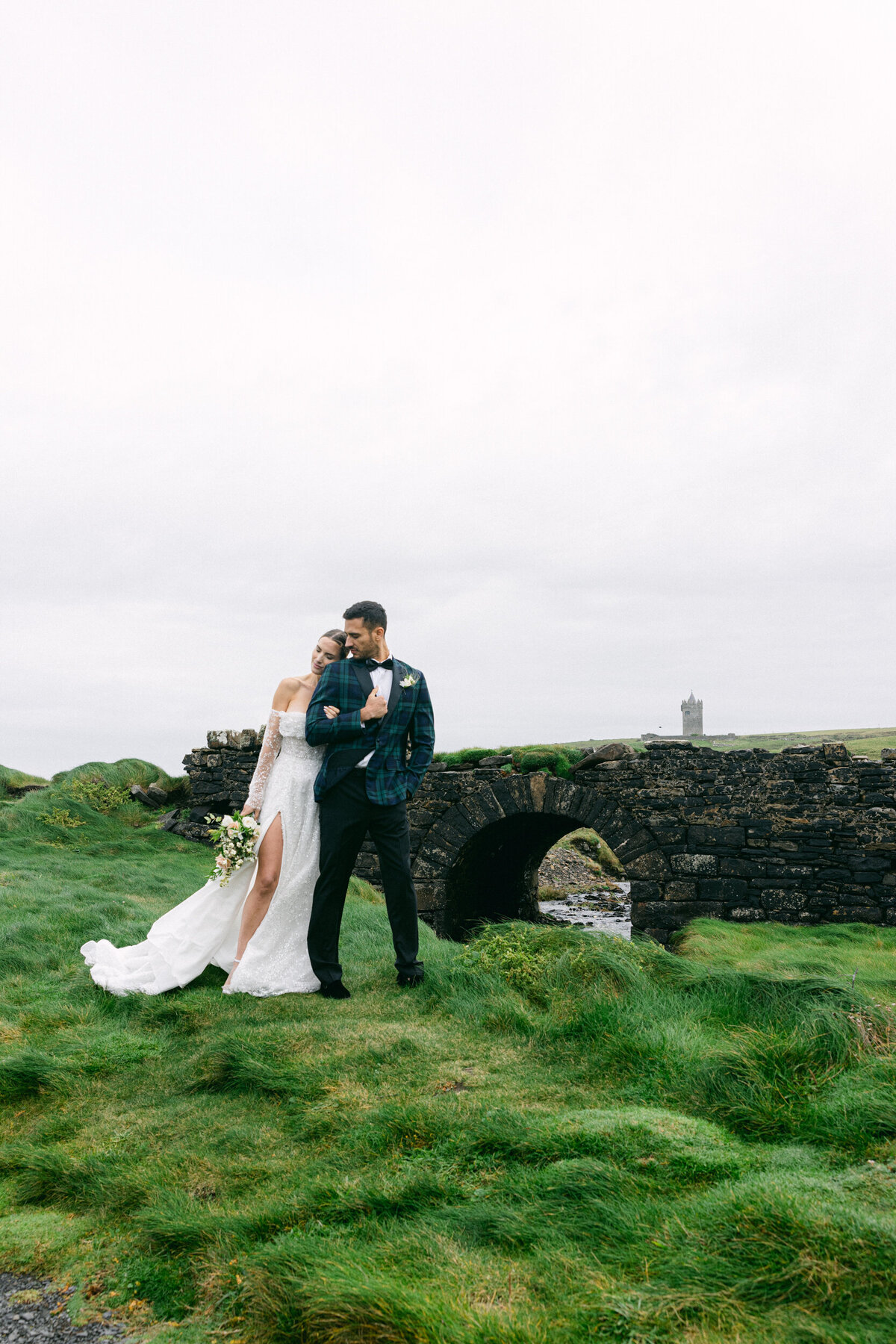 Jayce-Keil-london-paris-ireland-wedding-photography-cliffs-of-mohr-114 (1)