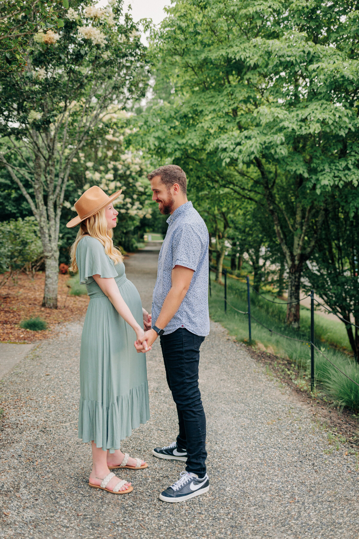 Asheville Maternity photo session at the NC Arboretum photographed by Asheville Maternity and Newborn Photographer Rachel Marie Photography