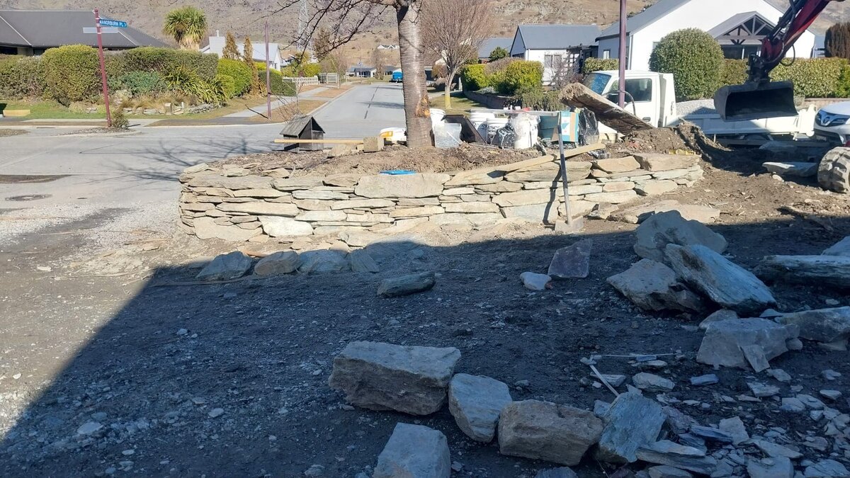 Rock-wall-construction-Queenstown