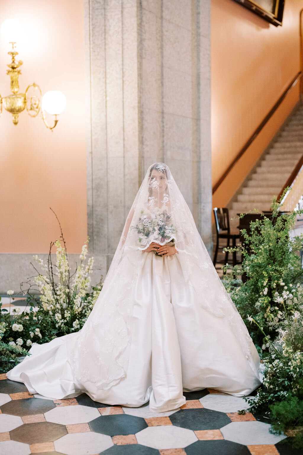 Columbus-Wedding_Flowers_Midwest_Ohio_Statehouse.jpg