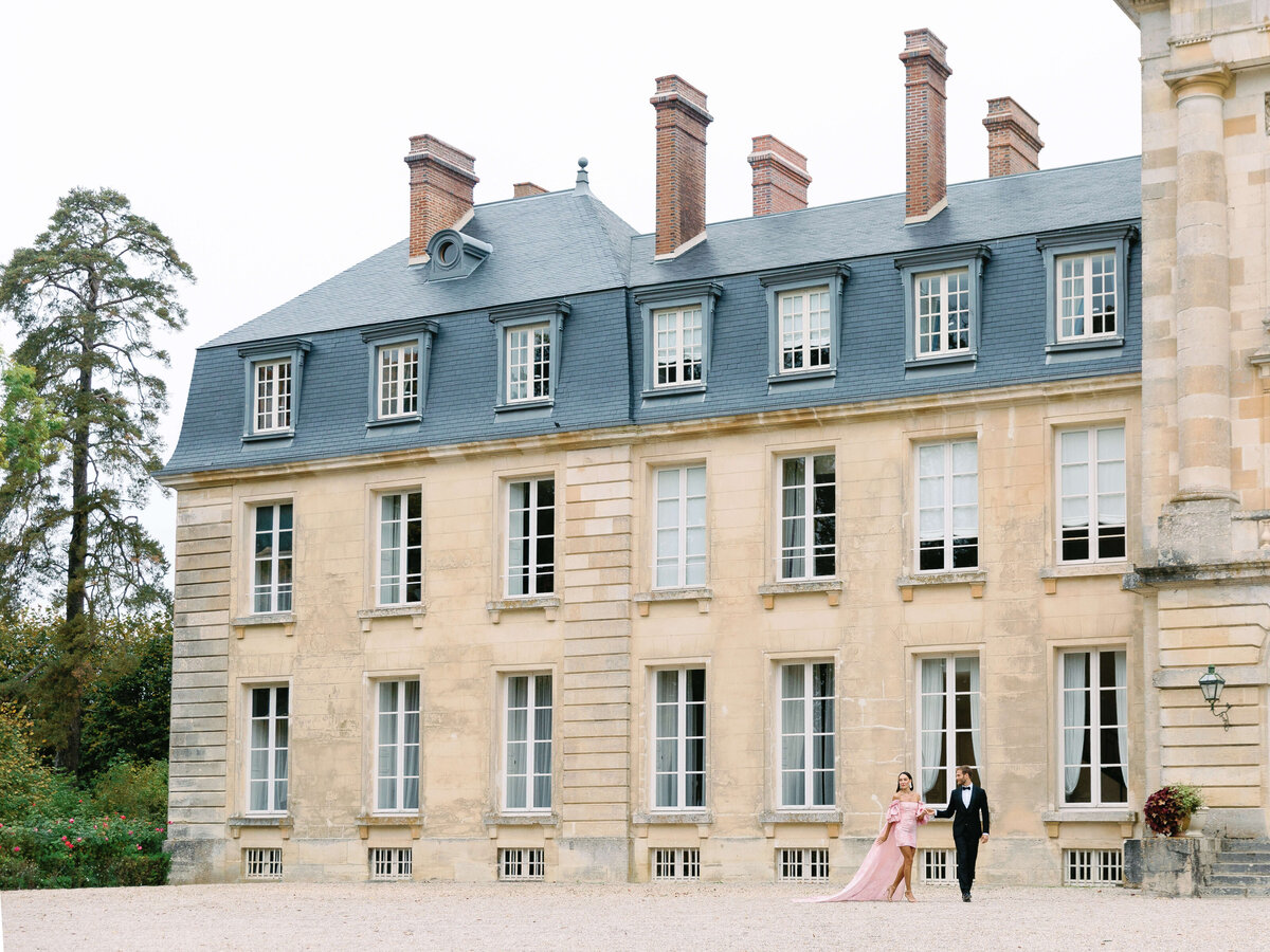 Spring_French Chateau_Destinationelopement_in France016