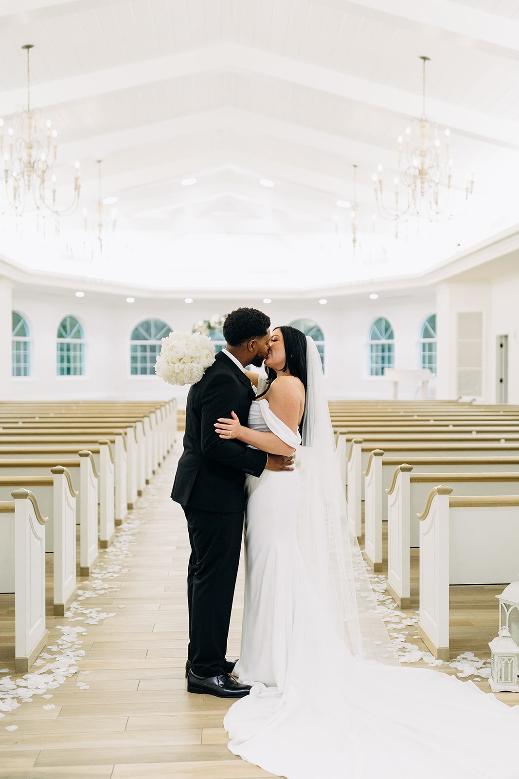 amber-mcwhorter-harborside-chapel-tampa-elopement-chantilly-chic-celebrations-20