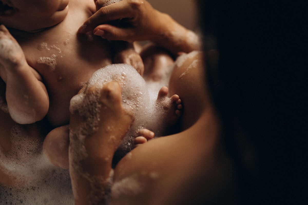 Baby-feet-in-bubbles