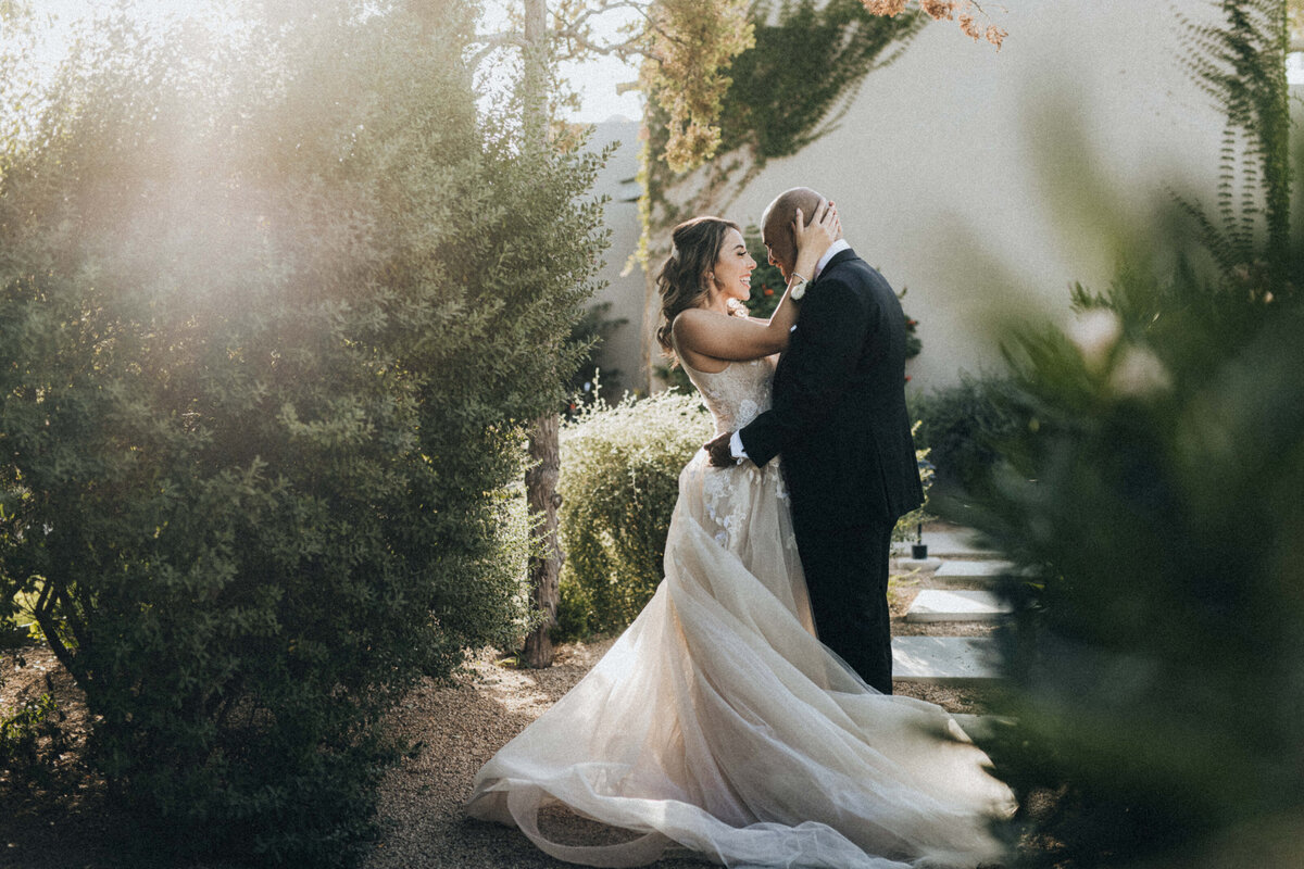 Phoenix-wedding-couple-photo--soft light
