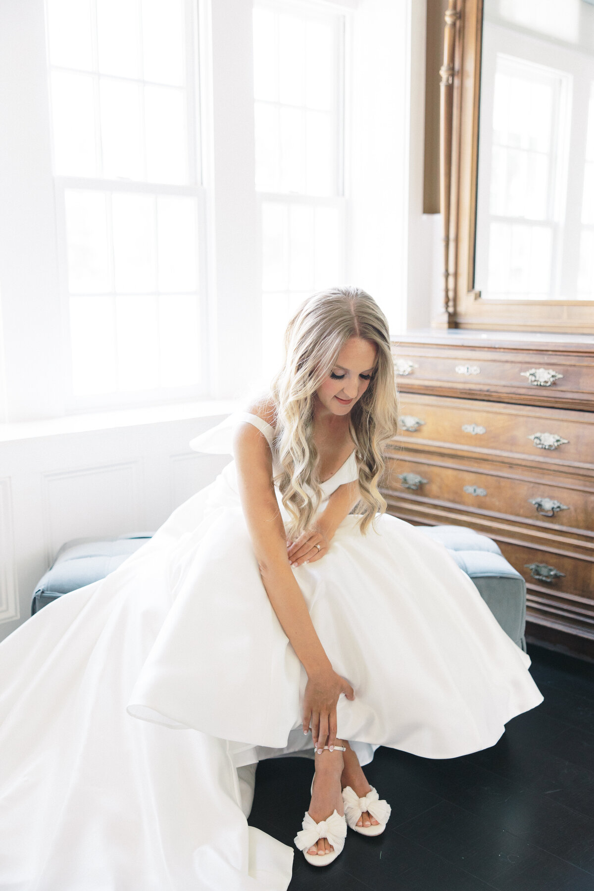Molly Sue Photography New Jersey + East Coast Wedding Photographer Romantic Imagery Engagement Lifestyle Heirloom Wedding Albums26