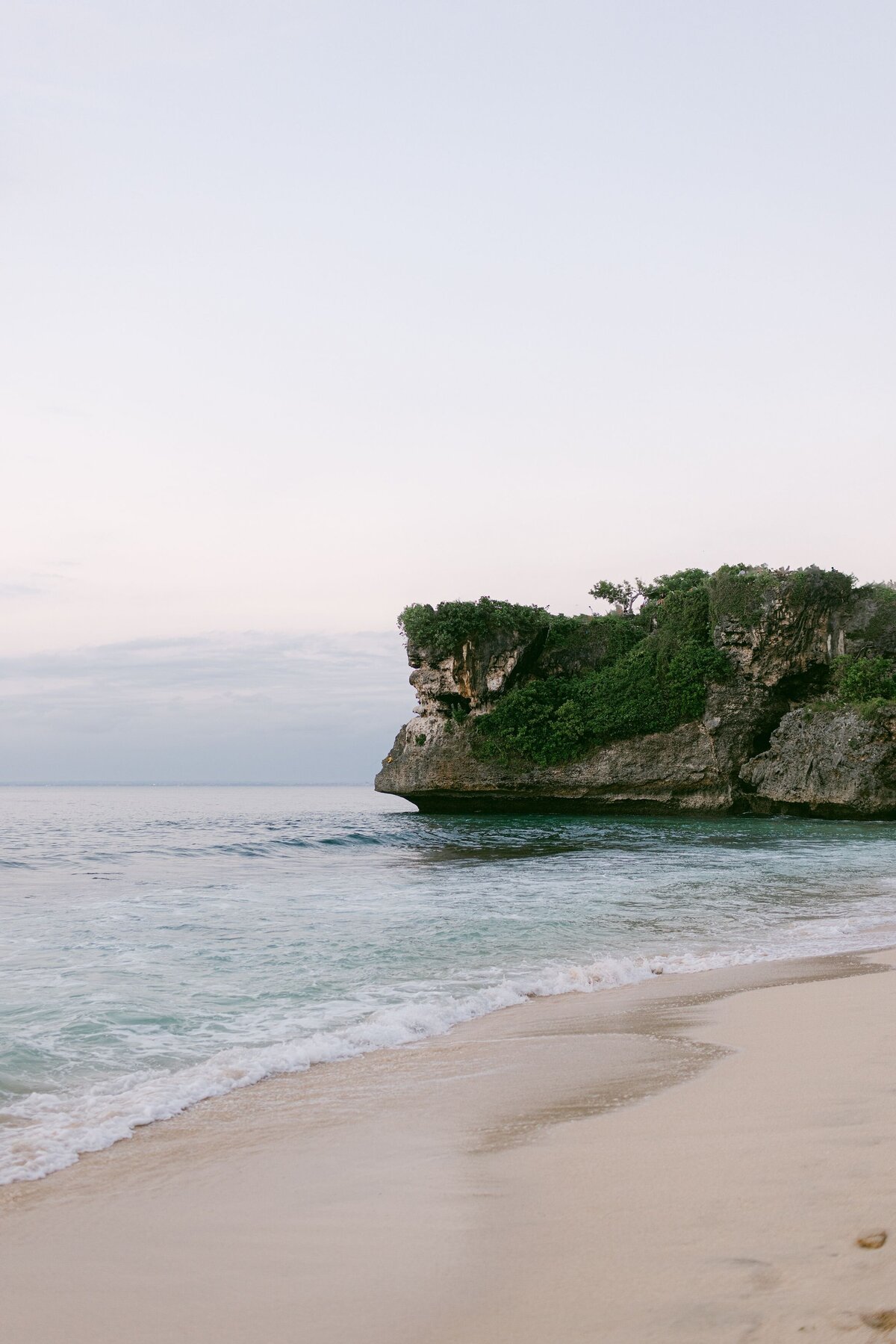 17Bali Bright Balangan Cliff Wedding Photography