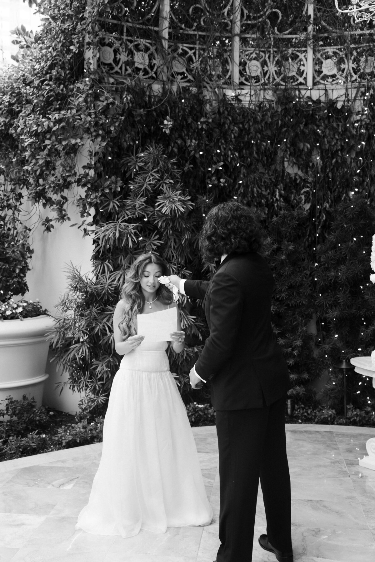 39_riskyexposure_shoshana-kyle_las-vegas-elopement-photography