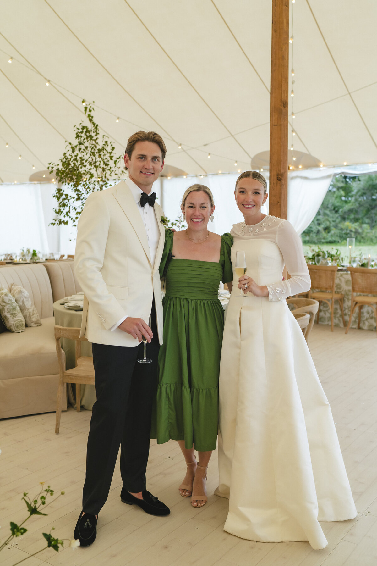 Marthas-vineyard-wedding-planner-kg-events-design-luxury-destination-weddings-private-events-corporate-events-edgartown-ma-event-designer-outdoor-tented-wedding-reception-island-wedding-vogue-wedding-pohogonot-29