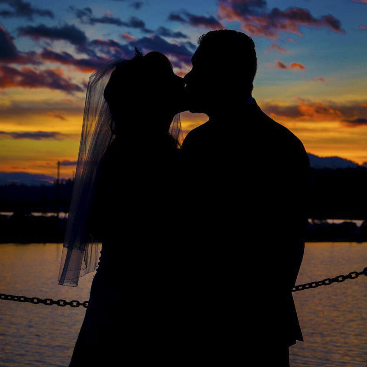 Vancouver-Wedding-Photographer-Sunset-Silhouette-Kelowna-Delta-Grand-Hotel-001