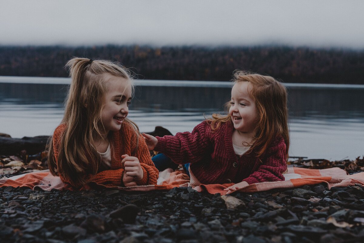 9L0A1722Alaska_EklutnaLake_FamilySession