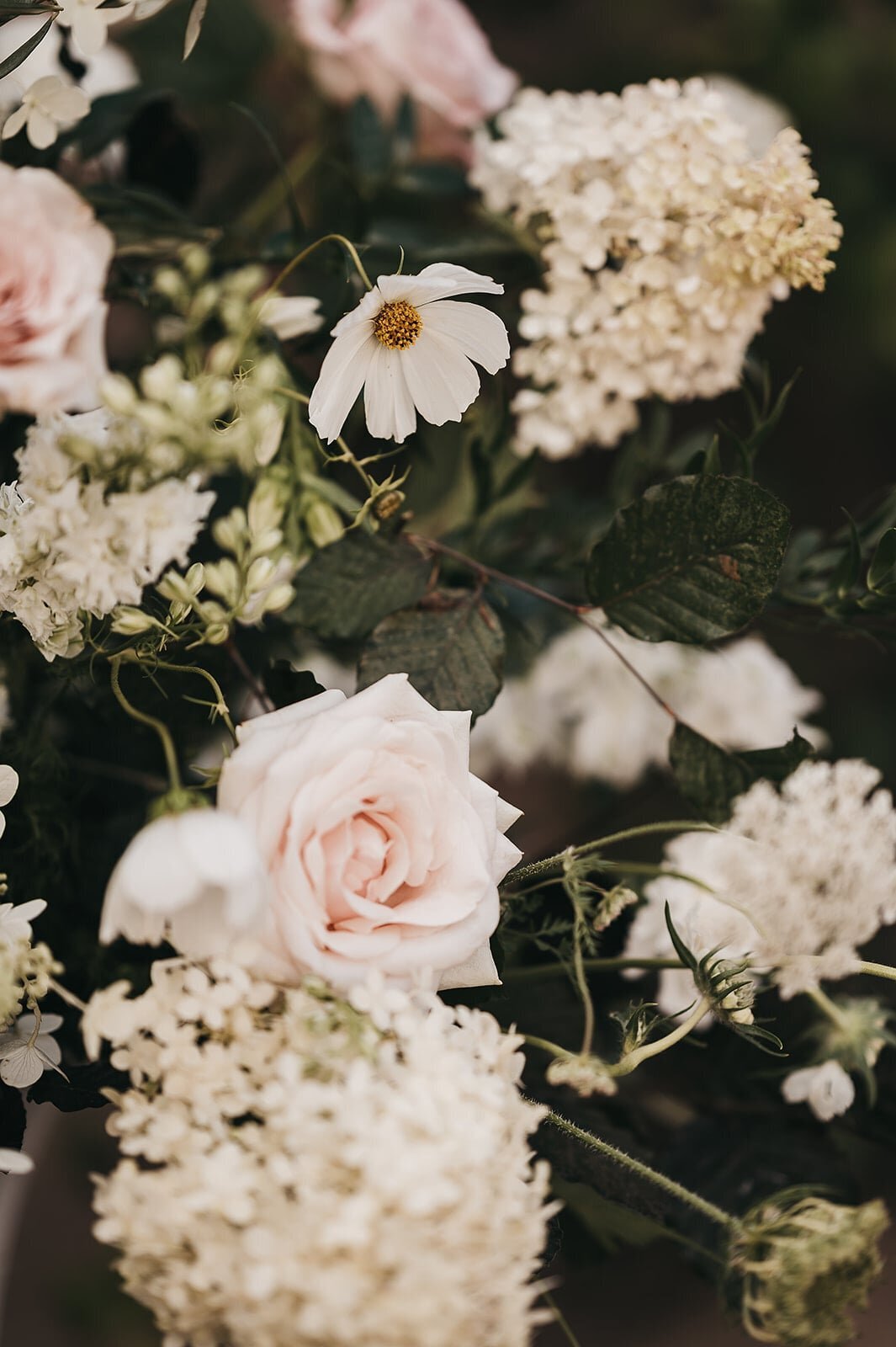 ISSY-AND-BELLA-WEDDING-FLORIST-HEREFORDSHIRE6